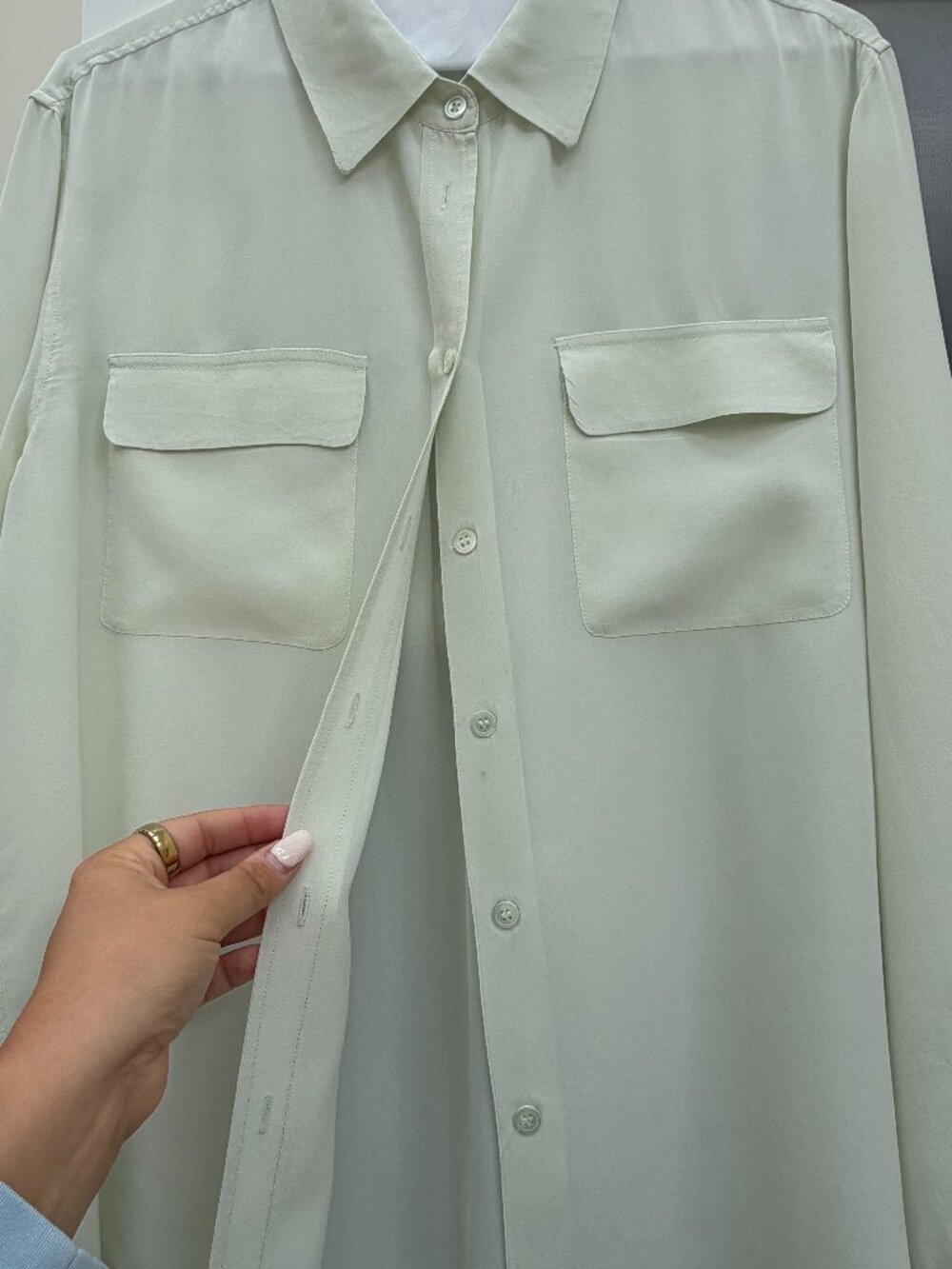 Women's 100% Silk Button-Down Blouse - Picture 4 of 7